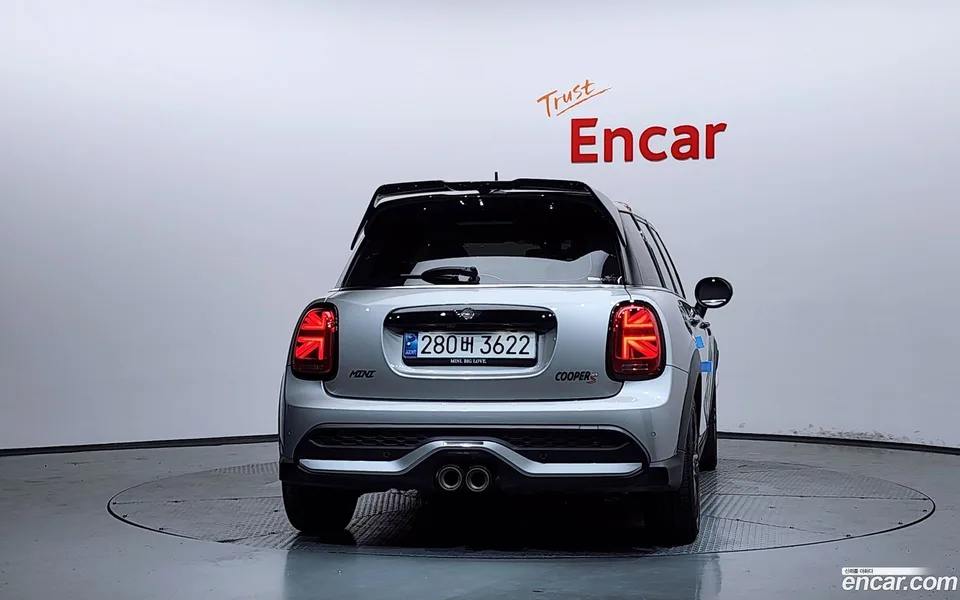 MINI Cooper S 5 2024 — thumbnail 4