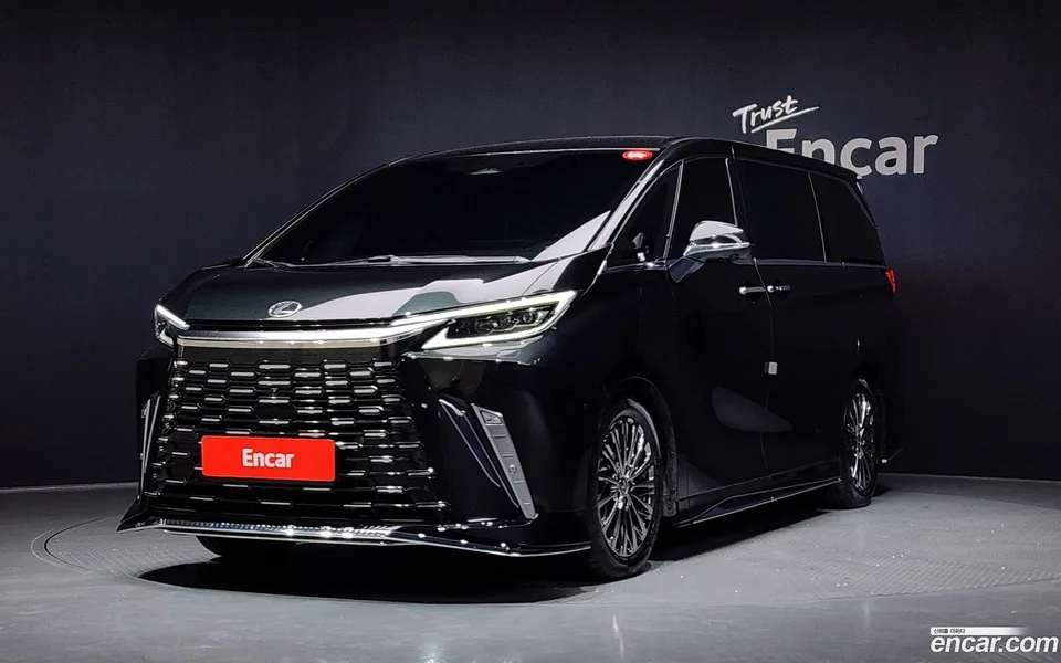 Lexus LM 500h 2024 — photo 1, buy with delivery to Moscow