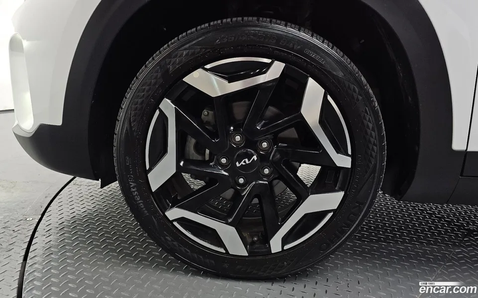 Kia Seltos 2.0 2WD 2023 — thumbnail 2