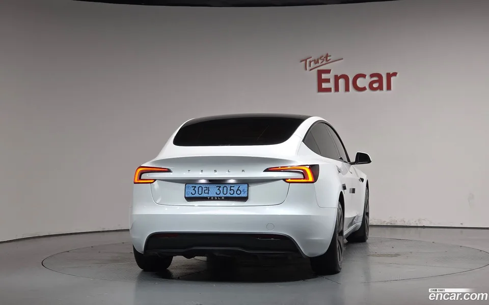 Tesla Model 3 RWD 2025 — thumbnail 4