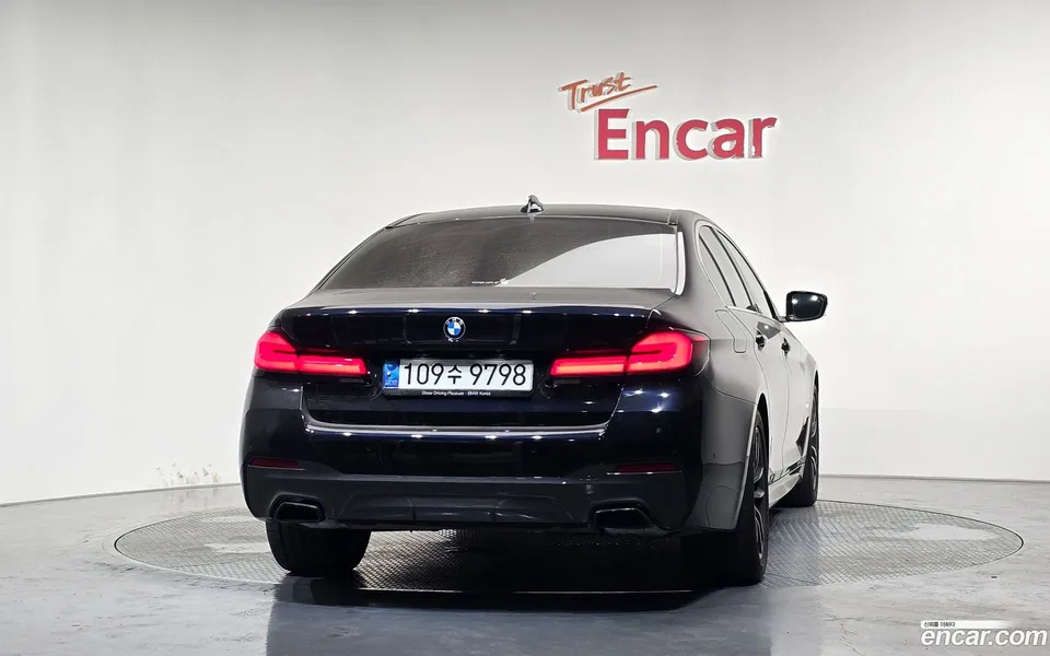 BMW 5 Series 520i M 2023 — thumbnail 4