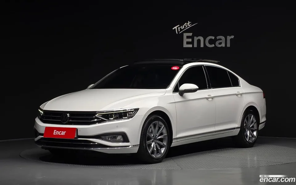 Volkswagen Passat GT 2.0 TDI 2022 — photo 1, buy with delivery to Moscow