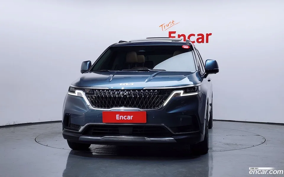 Kia Carnival 11 2023 — thumbnail 3