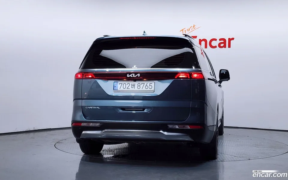 Kia Carnival 11 2023 — thumbnail 4