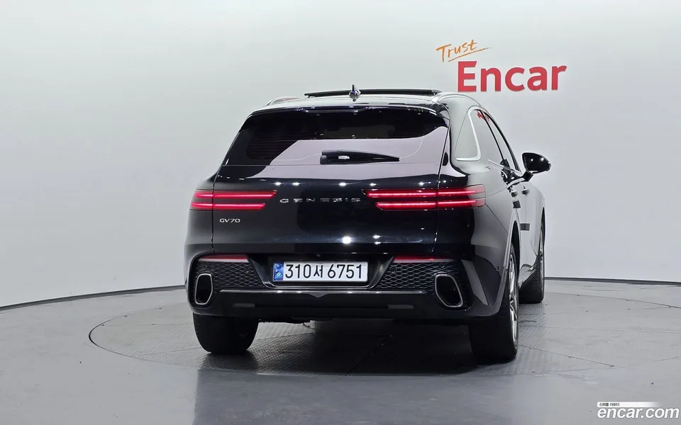 Genesis GV70 2.5T 2WD 2022 — thumbnail 4