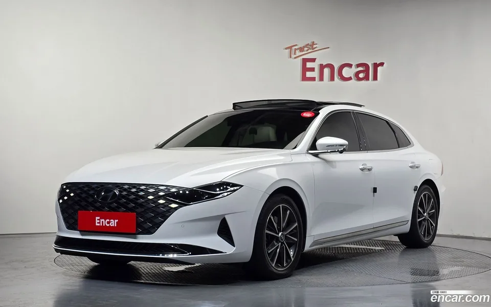 Hyundai Grandeur IG 2.5 2022 — photo 1, buy with delivery to Moscow
