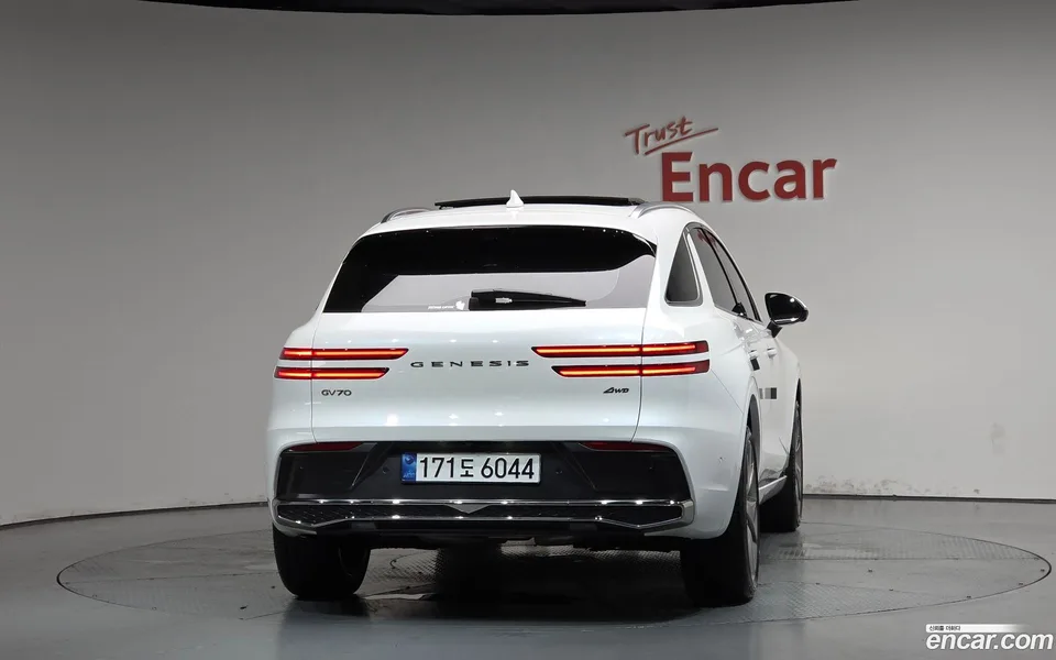 Genesis GV70 2.5T AWD 2025 — thumbnail 4