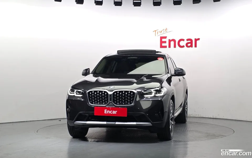 BMW X4 xDrive20i xLine 2025 — thumbnail 3