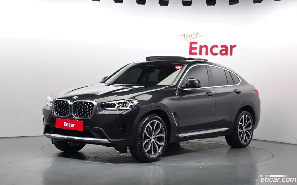 BMW X4 xDrive20i xLine 2025 — photo 1, buy with delivery to Moscow