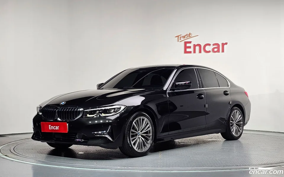 BMW 3 Series 320i 2022 — photo 1, buy with delivery to Moscow