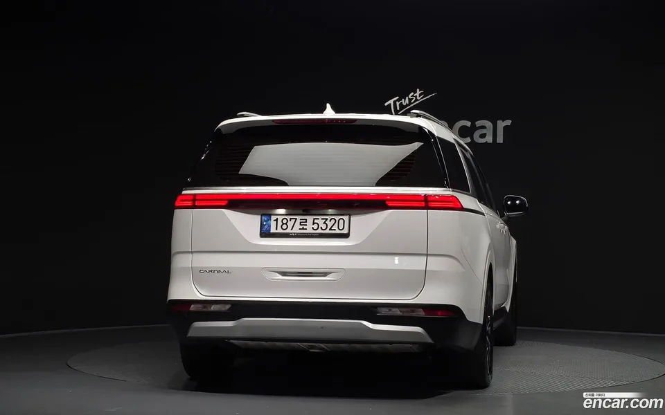 Kia Carnival 9 2022 — thumbnail 4