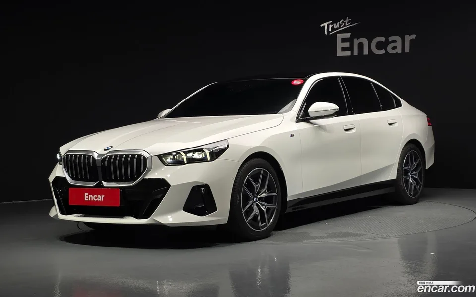 BMW 5 Series 520i M 2025 — photo 1, buy with delivery to Moscow