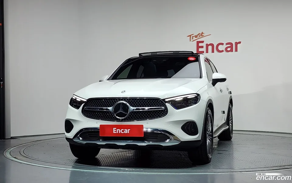 Mercedes-Benz GLC-Class GLC300 4MATIC 2025 — thumbnail 3