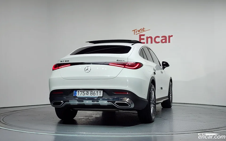 Mercedes-Benz GLC-Class GLC300 4MATIC 2025 — thumbnail 4