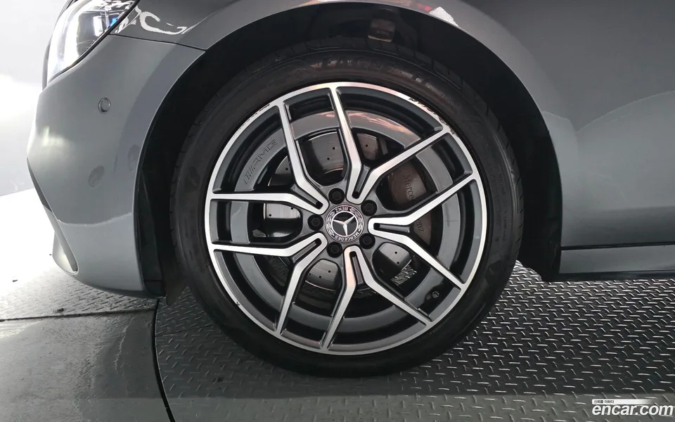 Mercedes-Benz E-Class E220d 4MATIC AMG Line 2022 — thumbnail 2