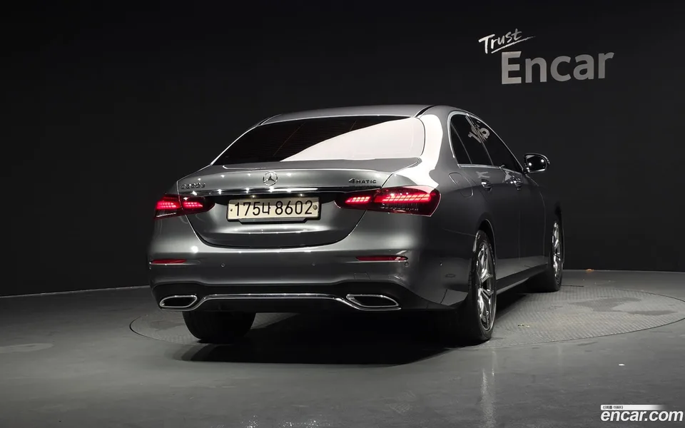 Mercedes-Benz E-Class E220d 4MATIC AMG Line 2022 — thumbnail 4