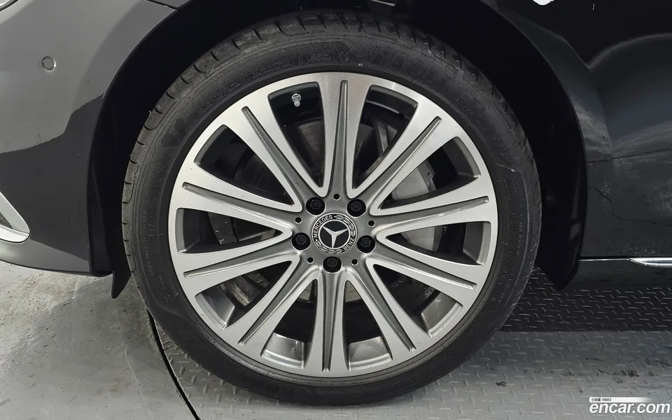 Mercedes-Benz E-Class E350 4MATIC 2023 — thumbnail 2
