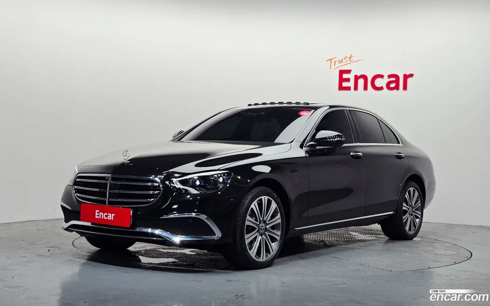 Mercedes-Benz E-Class E350 4MATIC 2023 — photo 1, buy with delivery to Moscow