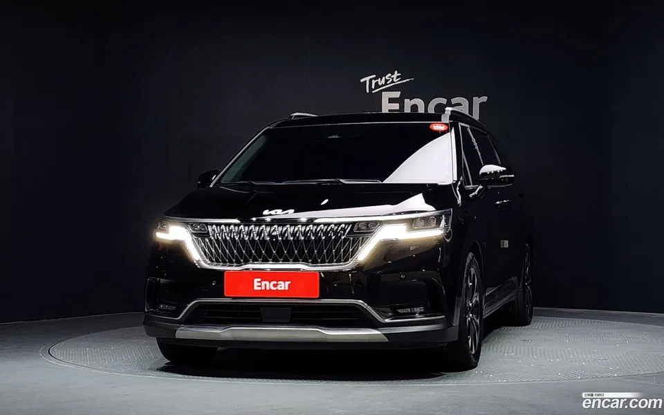 Kia Carnival 9 2023 — thumbnail 3
