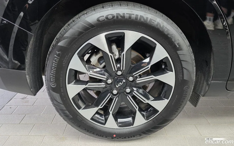 Kia Carnival 9 2023 — thumbnail 5