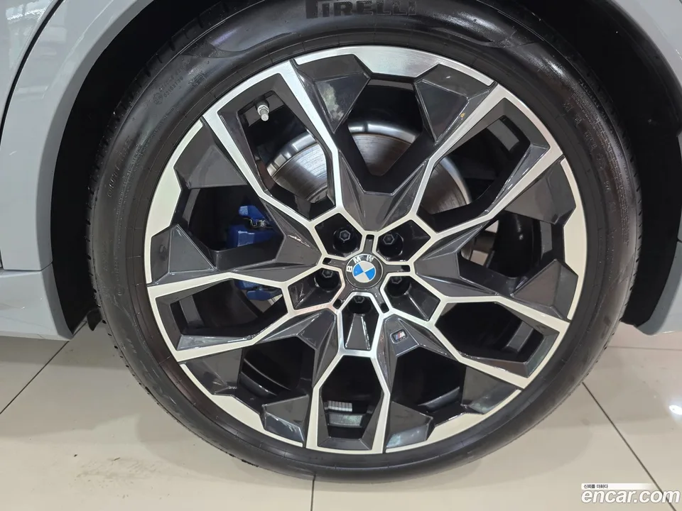 BMW X7 xDrive 40i M 6 2025 — thumbnail 2