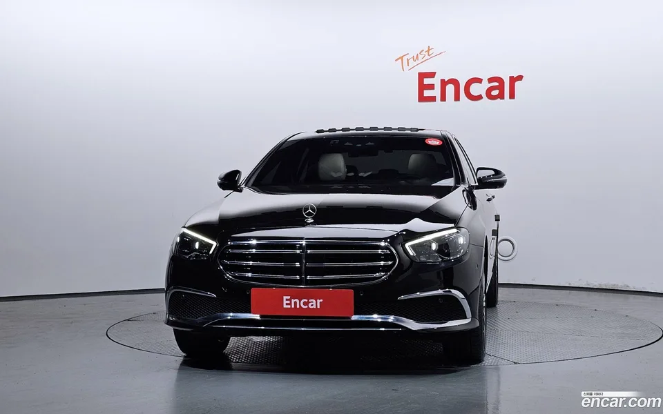 Mercedes-Benz E-Class E350 4MATIC 2023 — миниатюра 3