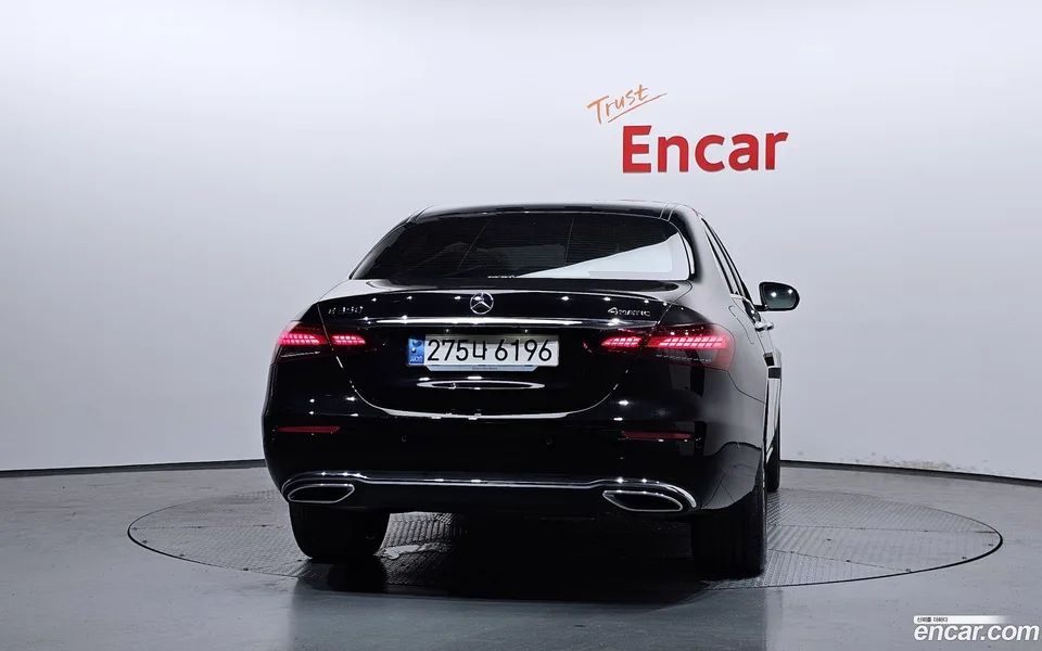 Mercedes-Benz E-Class E350 4MATIC 2023 — миниатюра 4