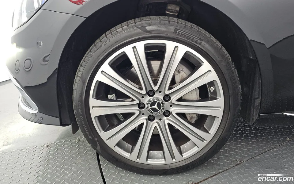 Mercedes-Benz E-Class E350 4MATIC 2023 — миниатюра 5