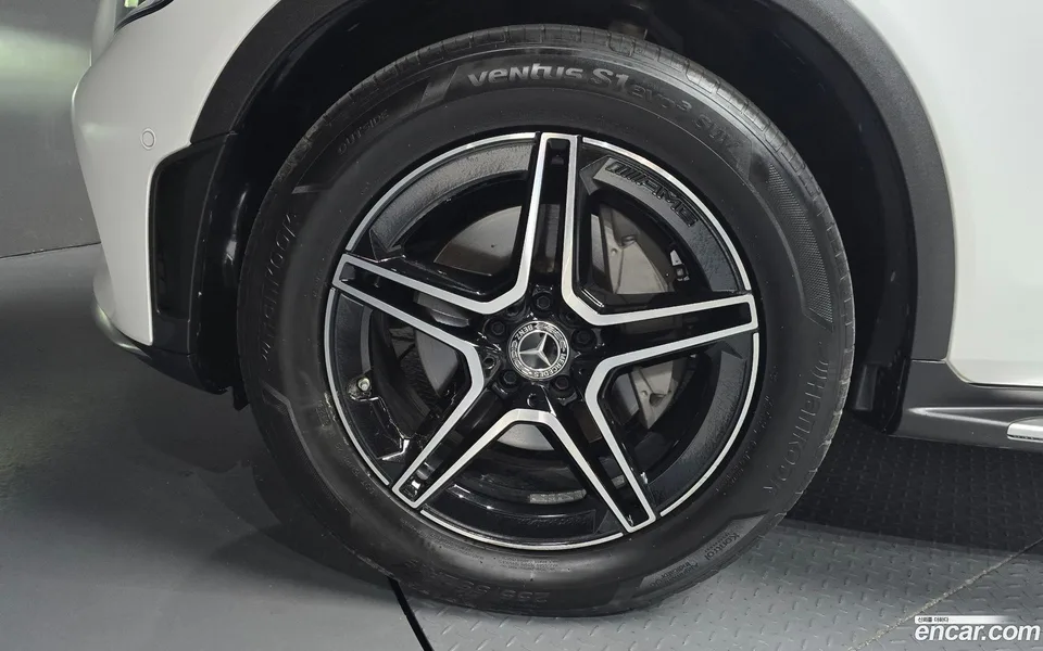 Mercedes-Benz GLC-Class GLC300 4MATIC 2022 — thumbnail 2