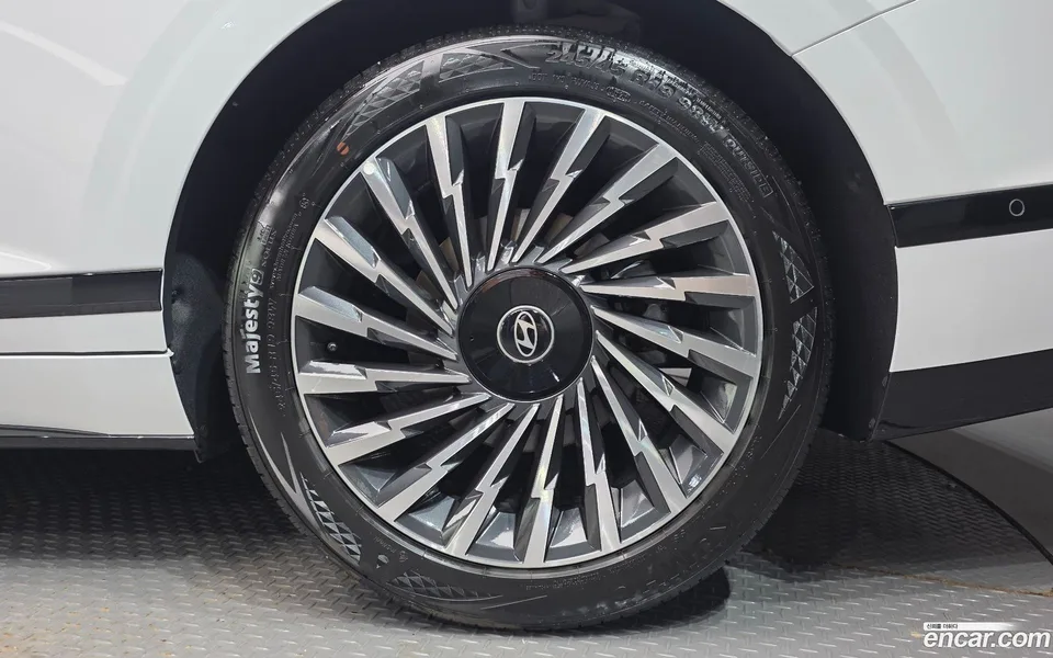 Hyundai Grandeur Hybrid 2025 — thumbnail 2