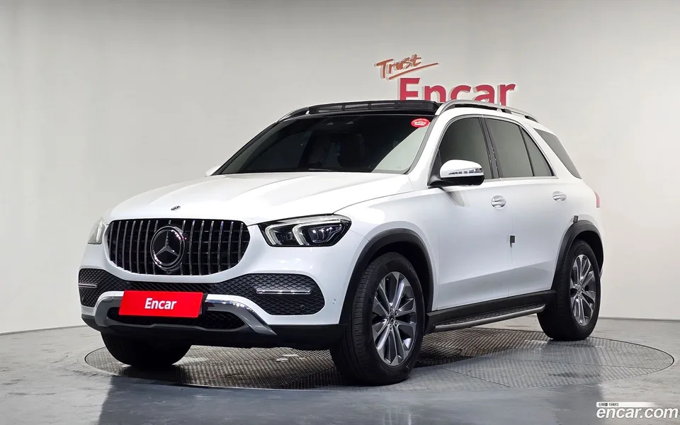 Mercedes-Benz GLE-Class GLE300d 4MATIC 2023 — photo 1, buy with delivery to Moscow