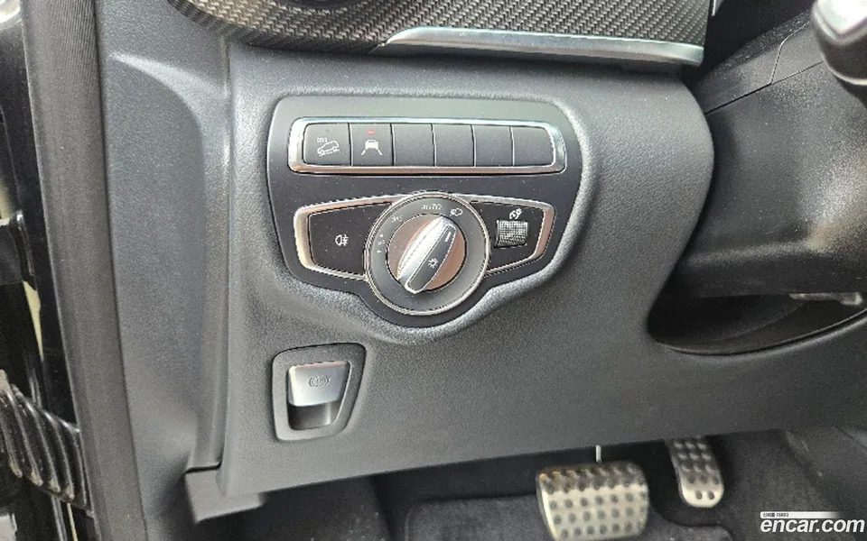 Mercedes-Benz V-Class V220 CDI 2023 — thumbnail 2