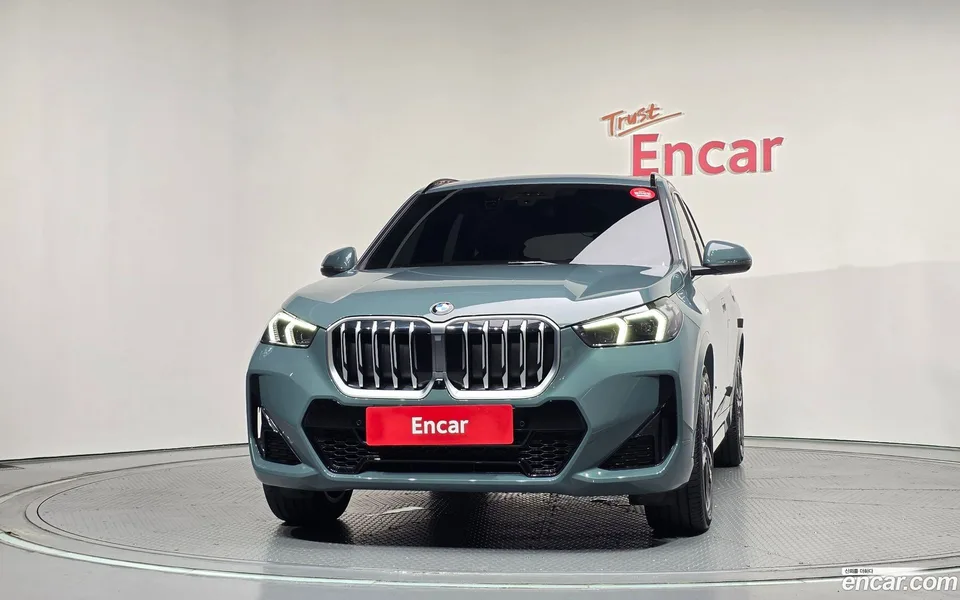 BMW X1 xDrive 20i M 2025 — thumbnail 3