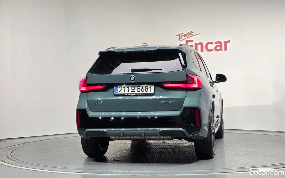 BMW X1 xDrive 20i M 2025 — thumbnail 4