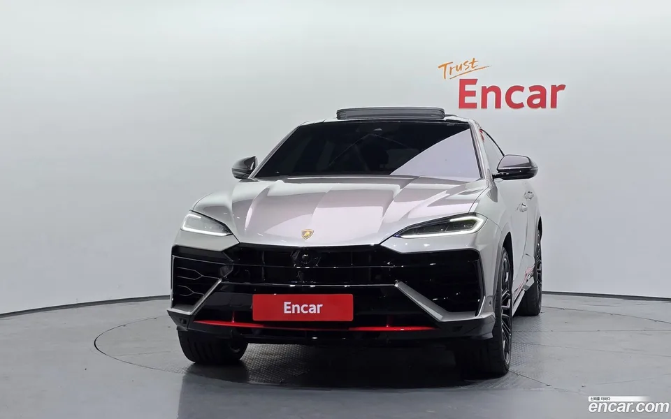 Lamborghini Urus 4.0 V8 SE 2025 — thumbnail 3
