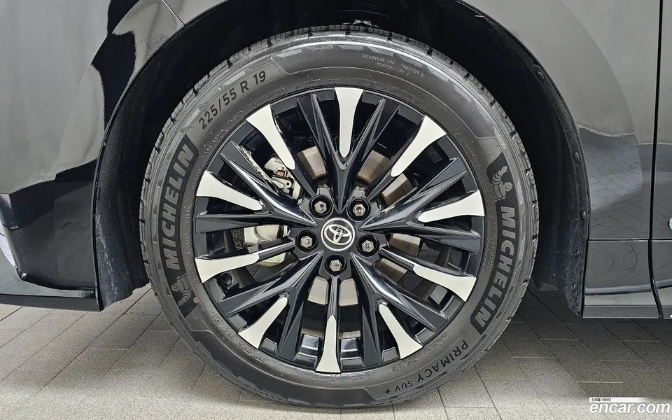 Toyota Alphard 2.5 HEV AWD 2025 — thumbnail 5