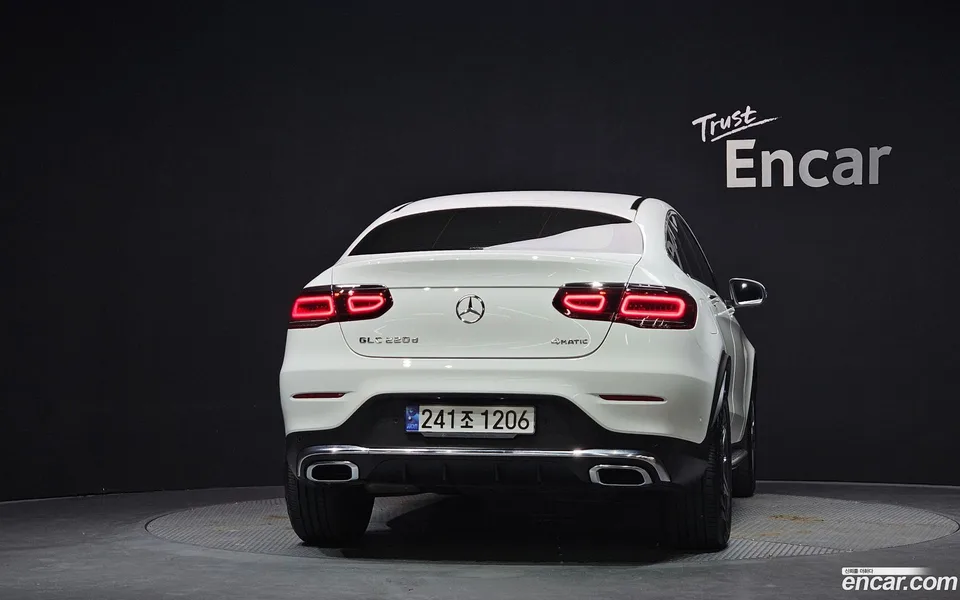 Mercedes-Benz GLC-Class GLC220 d 4MATIC 2023 — thumbnail 4