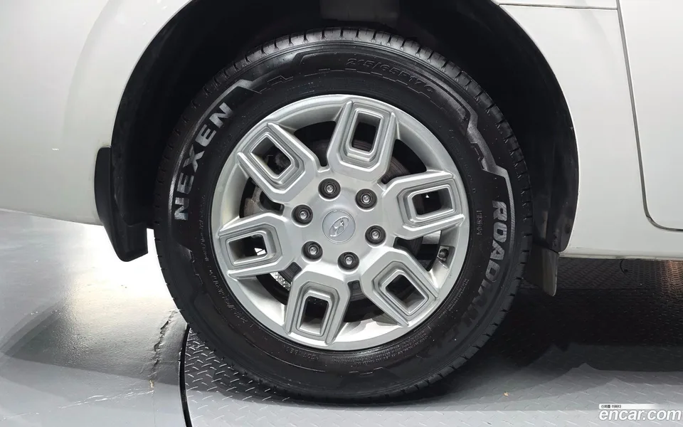 Hyundai Staria 3 2023 — thumbnail 2