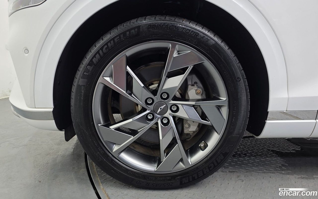 Genesis Electrified GV70 2022 — 5