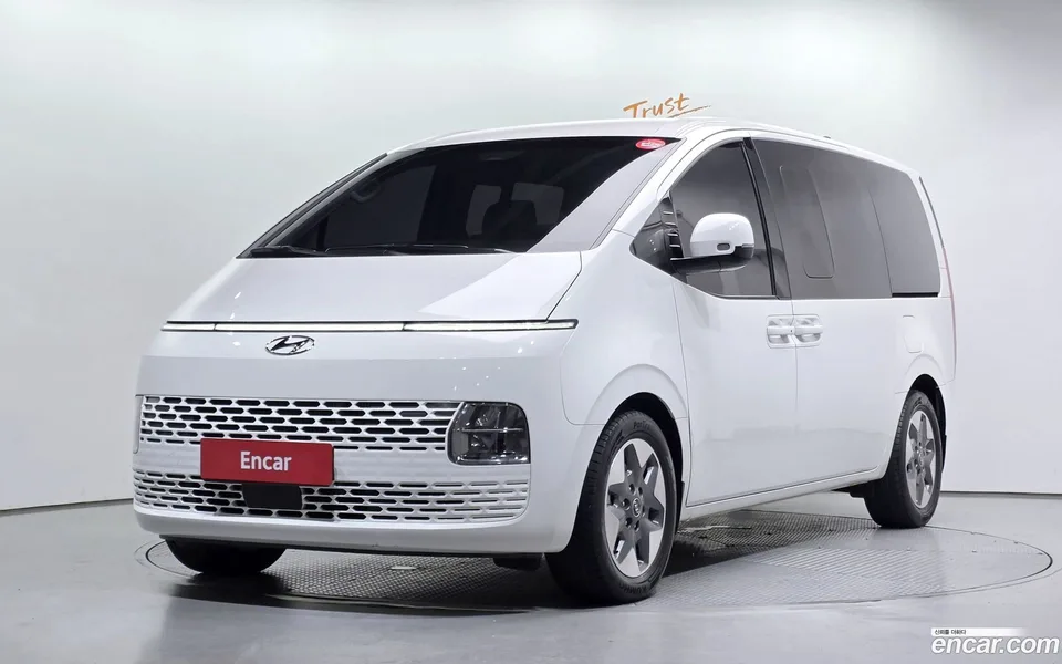 Hyundai Staria 4WD 9 2022 — photo 1, buy with delivery to Moscow