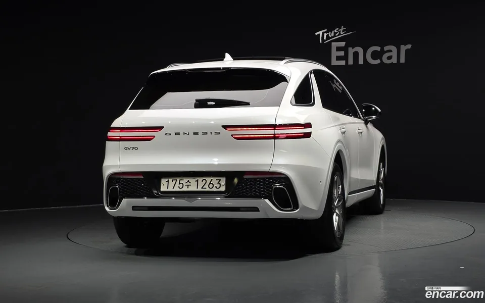 Genesis GV70 2.5T 2WD 2023 — thumbnail 4