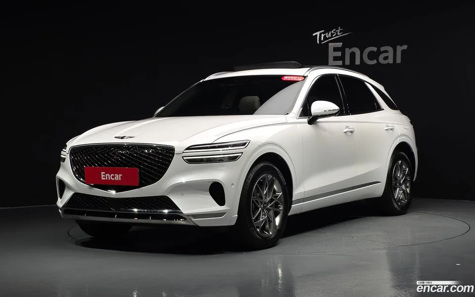 Genesis GV70 2.5T 2WD 2023 — photo 1, buy with delivery to Moscow