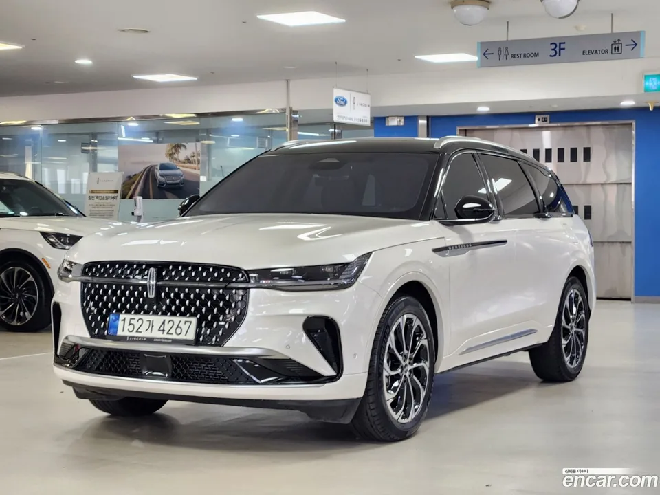 Lincoln Nautilus 2.0 AWD 2023 — photo 1, buy with delivery to Moscow