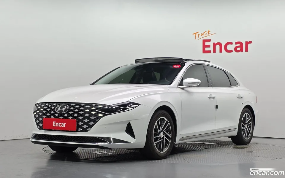 Hyundai Grandeur IG 2.5 2022 — photo 1, buy with delivery to Moscow