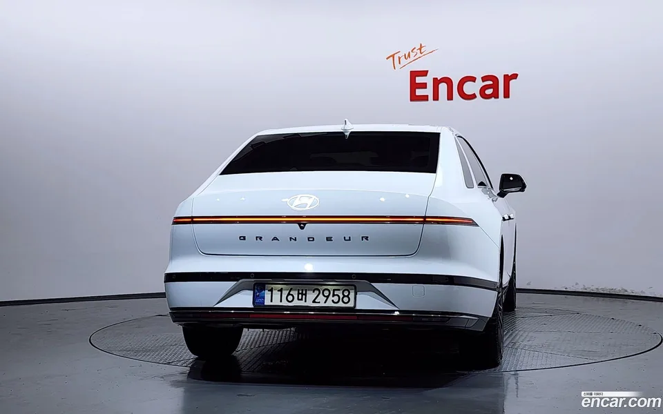 Hyundai Grandeur Hybrid 2023 — thumbnail 4