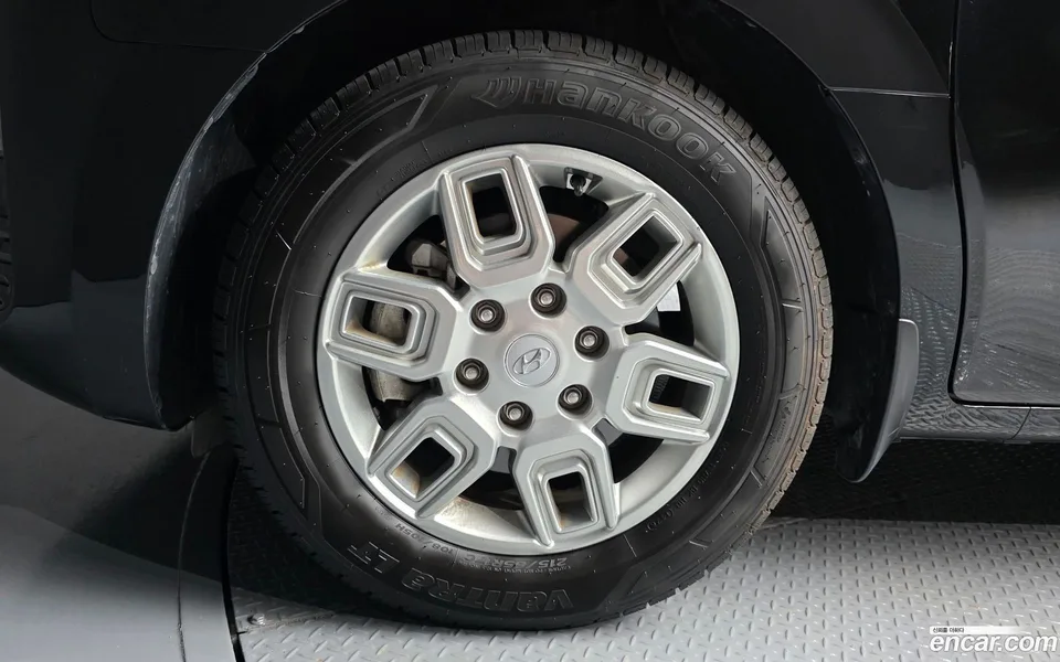 Hyundai Staria L3.5 5 2023 — thumbnail 5