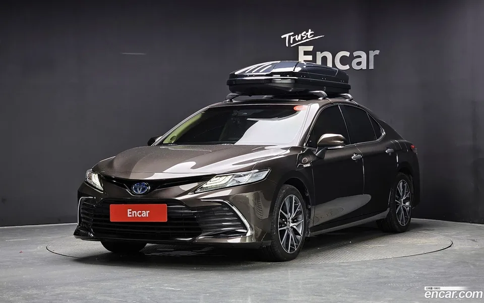 Toyota Camry 2.5 XLE 2022 — photo 1, buy with delivery to Moscow