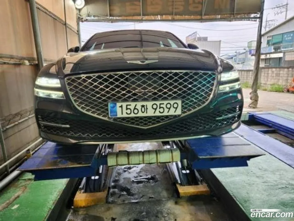 Genesis G80 2.5 2WD 2023 — photo 1, buy with delivery to Moscow