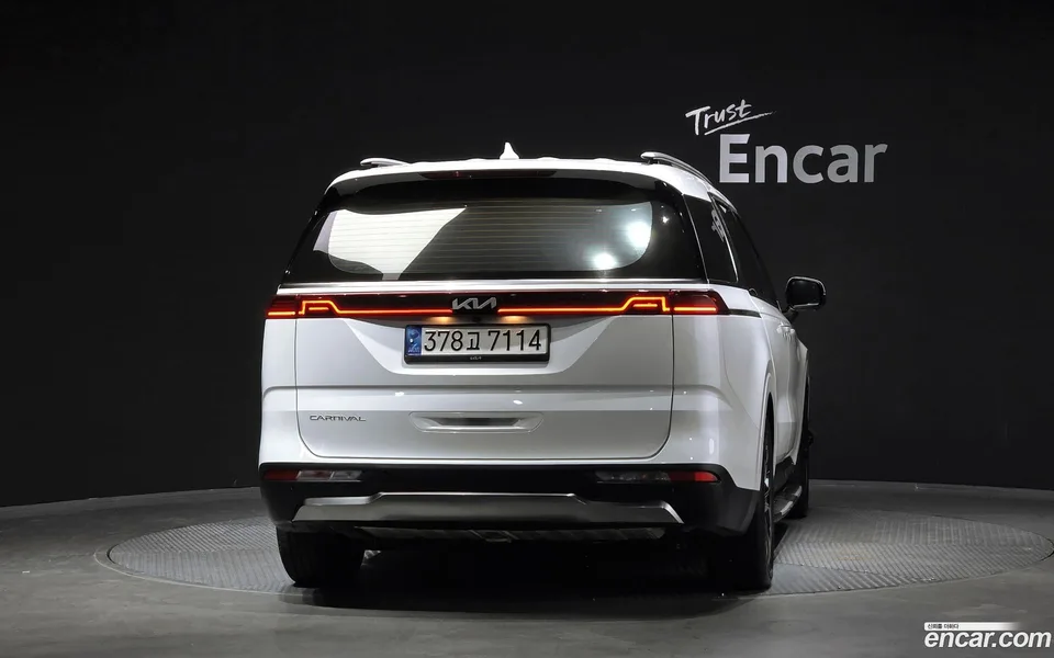 Kia Carnival 9 2022 — thumbnail 4
