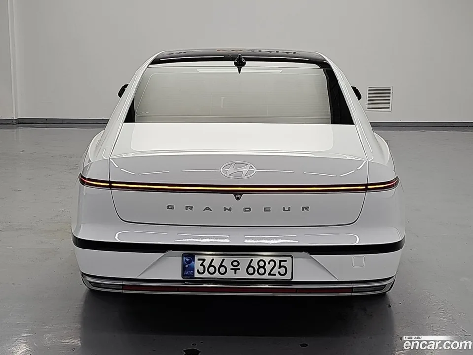 Hyundai Grandeur Hybrid 2023 — thumbnail 3